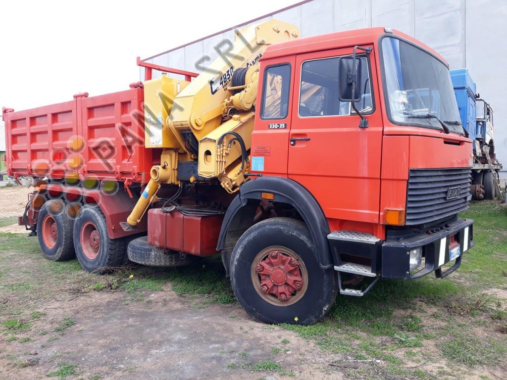 IVECO 330 35 (Categoria: Camion Gru)