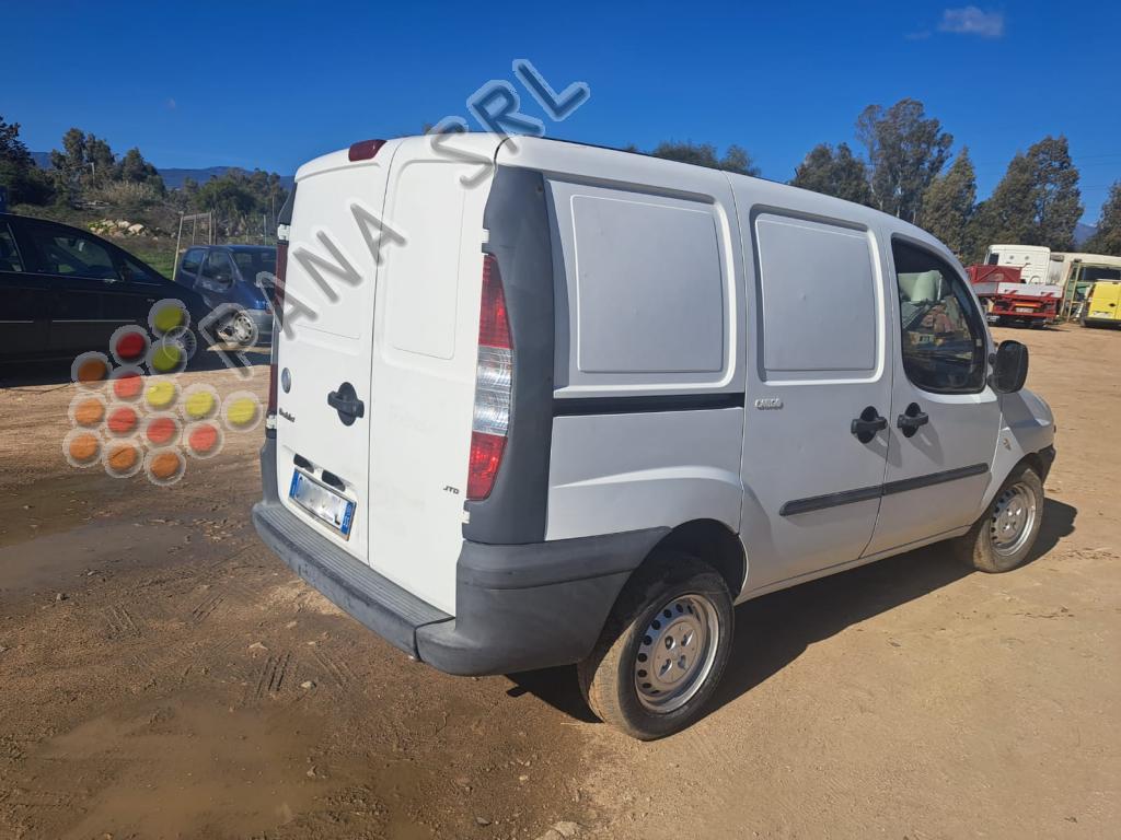 FIAT DOBLO' (Categoria: Furgonati)